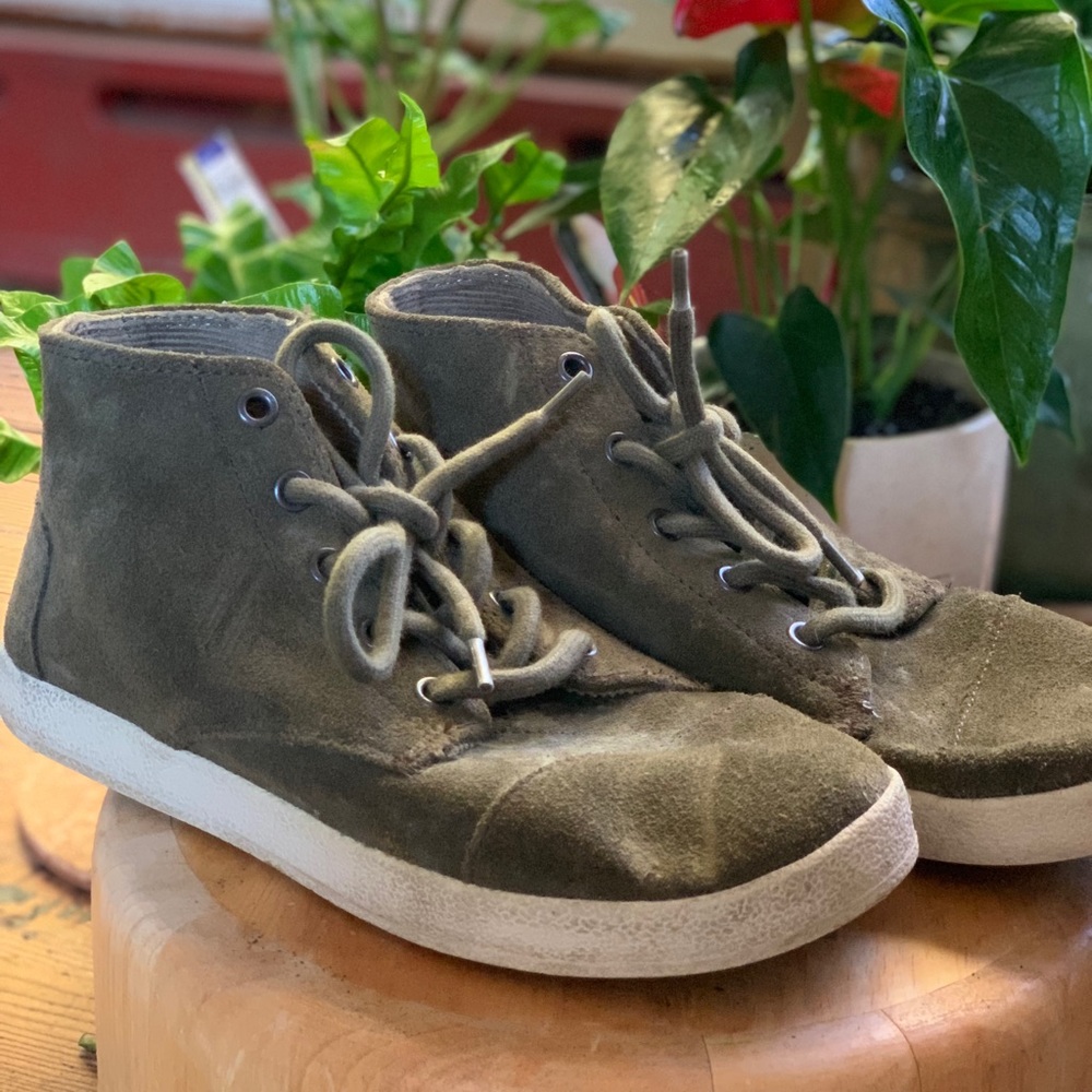Tom’s Suede High Top Sneakers